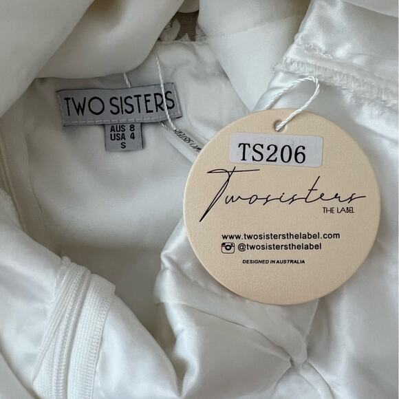 NWT Two Sisters White Lace Long Sleeve Mini Dress - 4 - Picture 6 of 11